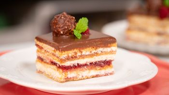 To przepyszne ciasto zrobisz w 15 minut i to bez piekarnika. Nie ma lepszego deseru na weekend