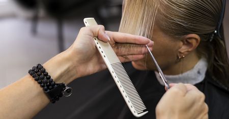 Fryzury, które odmłodzą cię o kilka lat. Idealne dla pań w kwiecie wieku