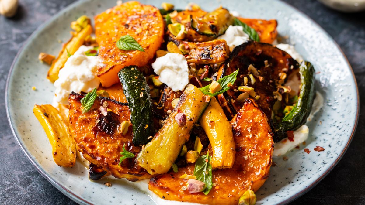 Pieczone warzywa na labnehu