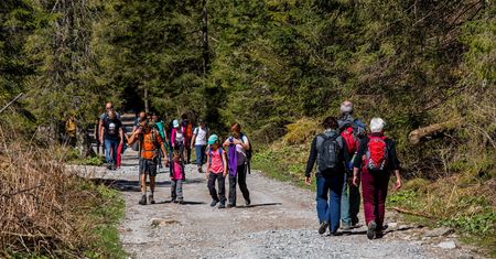 Koronawirus w Polsce. Pielęgniarka na koloniach zakażona. Dzieci miały z nią kontakt