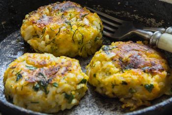 W lodówce zostały jeszcze jajka na twardo? Szybko wyczarujesz z nich obiad dla całej rodziny