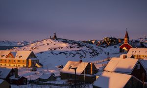 Bogactwo ukryte pod lodem. Surowce głównie na papierze