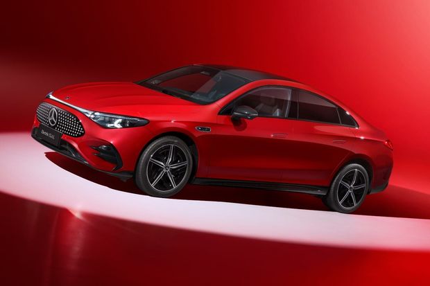 Mercedes zrobił wersję specjalnie dla Chin. Nikt jej nie kupuje