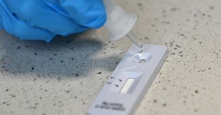 Koronawirus. Trzecia fala pandemii. Punkty pobrań znów przeżywają oblężenie
