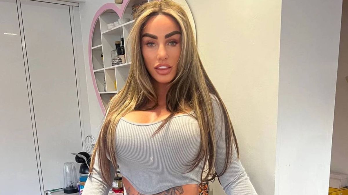 Katie Price twierdzi, że jej piersi są teraz krzywe