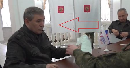 Zapadł się pod ziemię kilka tygodni temu. Generał się odnalazł i zagłosował na Putina