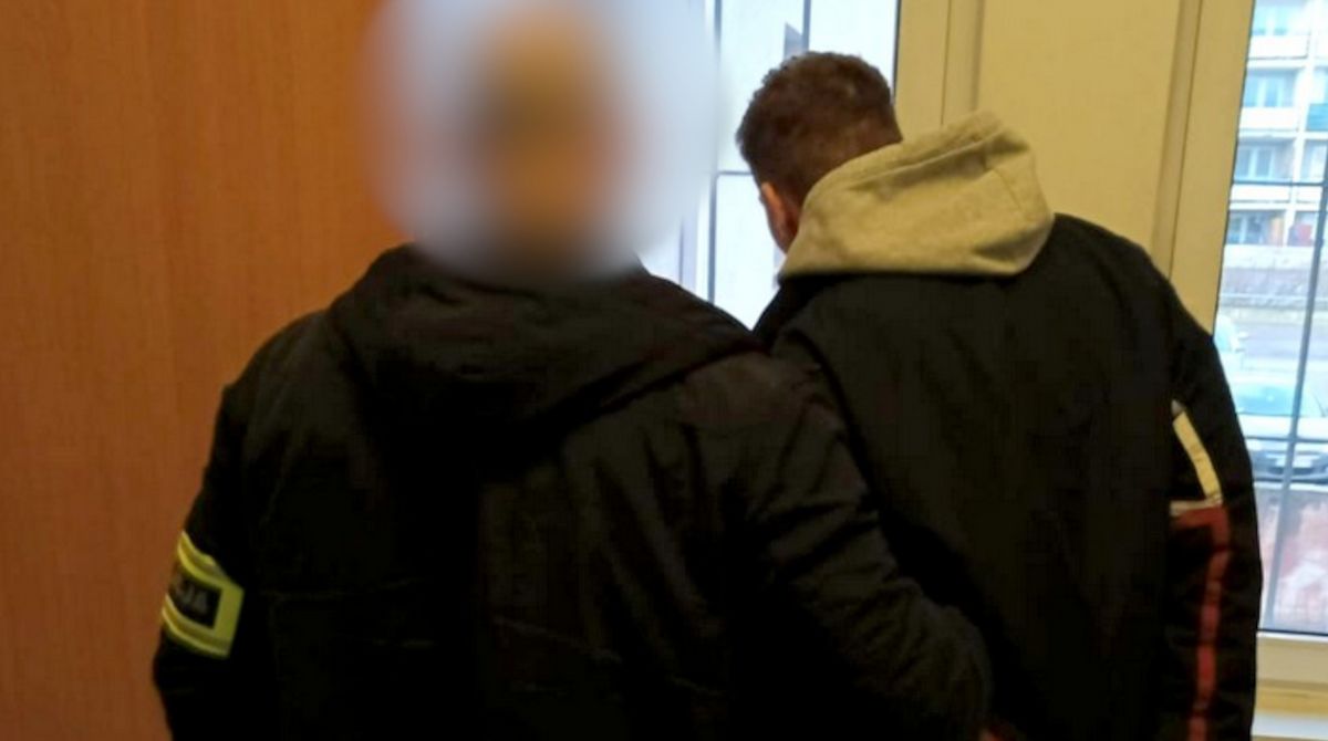 Patostreamer skakał po samochodzie, w trakcie transmisji na żywo