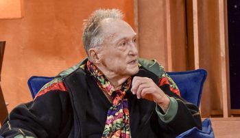 O jego romansie aż huczało. Żona znalazła w torbie kasetę