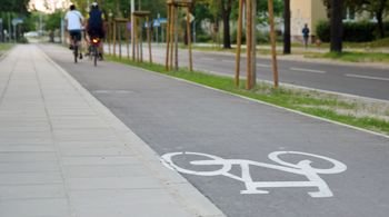 Powstaje ścieżka pieszo-rowerowa Morakówko - Morakowo przy DW242