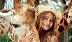 Katalog „Itaka &amp; Gala” na lato 2016 roku z Marceliną Zawadzką na okładce