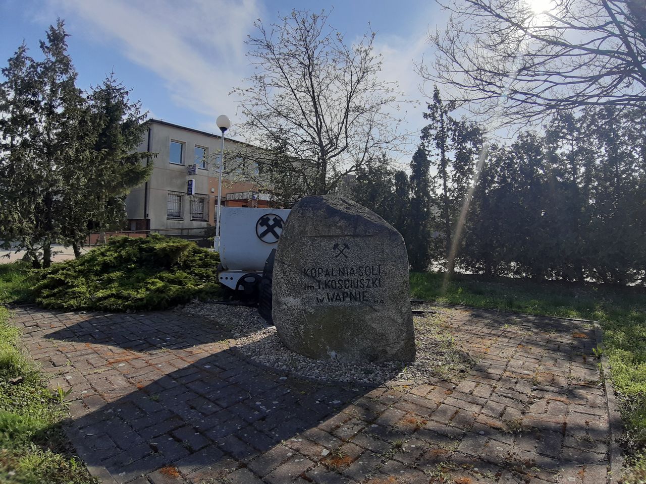 "Dalsze osuwanie się ziemi jest jedynie kwestią czasu. Tam, gdzie mieszkają ludzie, zachodzą takie same procesy, jak na terenie zapadliska"- wójt Wapna Maciej Kędzierski