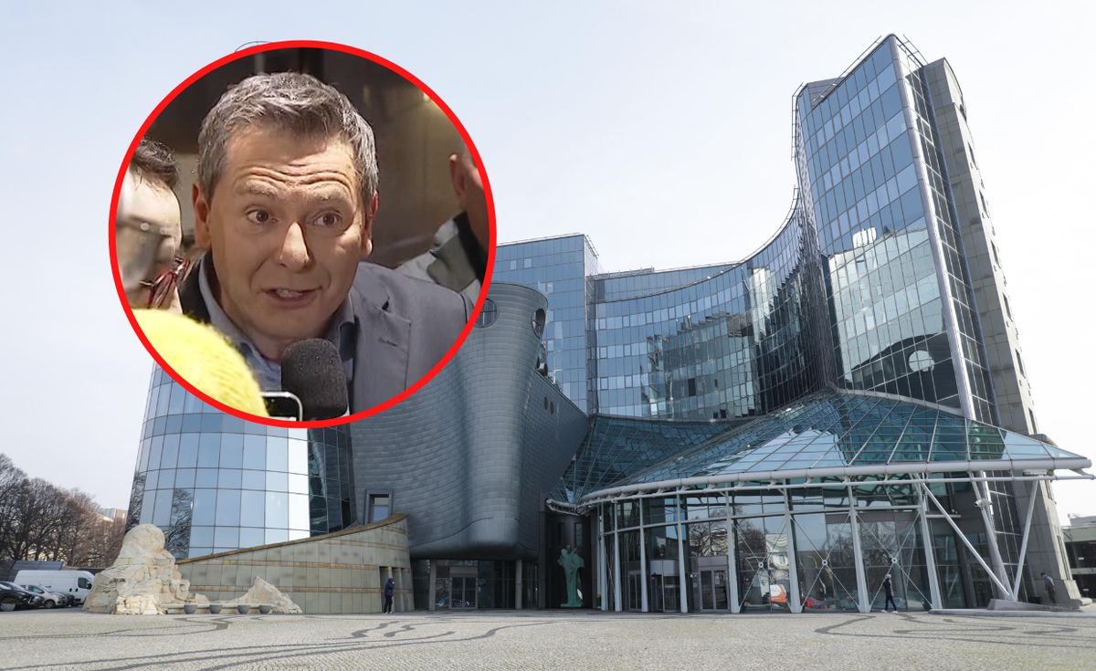 Pracownik TVP Michał Adamczyk odczytał protestującym w obronie TV decyzję TK