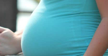 12-letnia ofiara gwałtu urodziła. Odmówiono jej aborcji