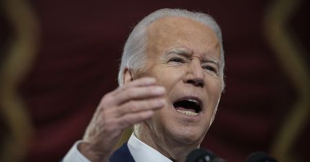 Media: Biden podniósł głos na Zełenskiego