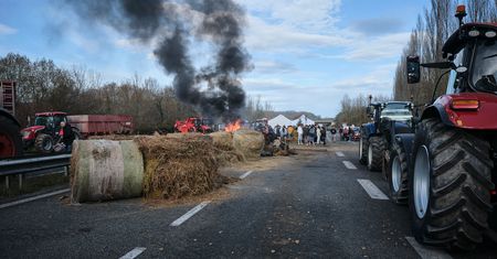 Ogromne protesty rolników we Francji. Zablokowali pociągi, drogi i autostrady