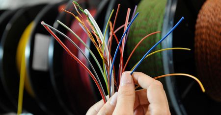 W Czechach wystartowała produkcja wiązek dla Volkswagena. Trafią też do polskich fabryk