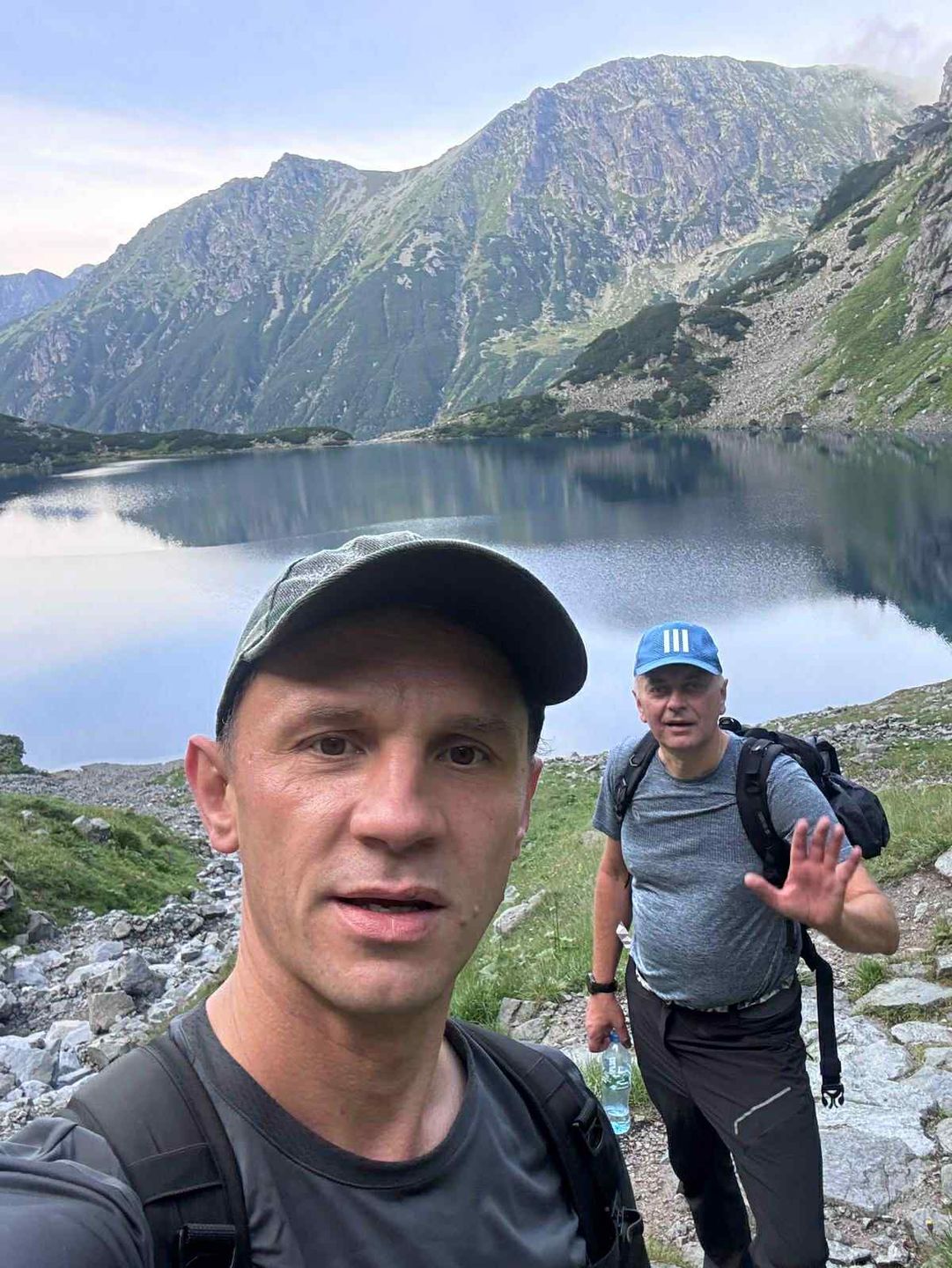 Paweł Ślęzak wspina się, aby zaapelować o wsparcie dla Oli