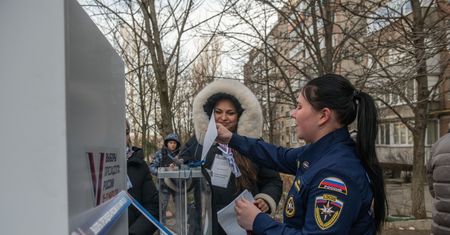 Rosjanie będą głosować. Niespodzianka przed ambasadą