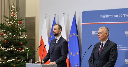 Podręcznik na wypadek kryzysu. Minister Kosiniak-Kamysz zapowiada