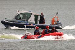 Płynął w ubraniu i butach. Media o tragedii na obozie harcerskim