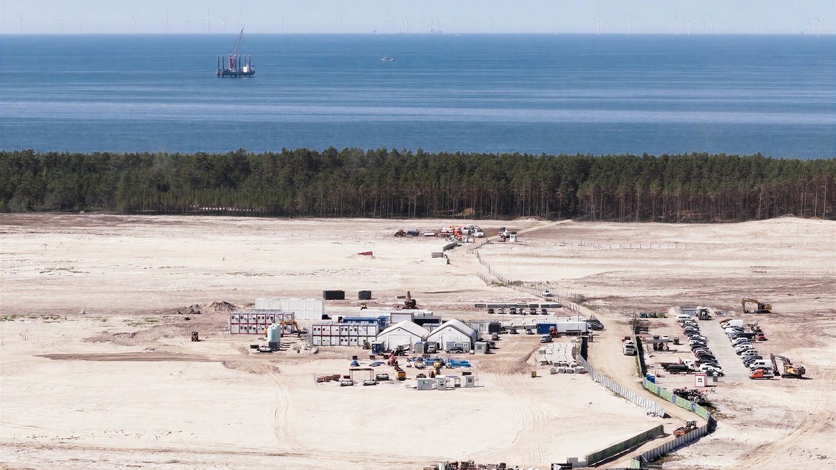 Postęp w pracy na terenie pod przyszłą elektrownię nad Bałtykiem, czerwiec 2026 rok