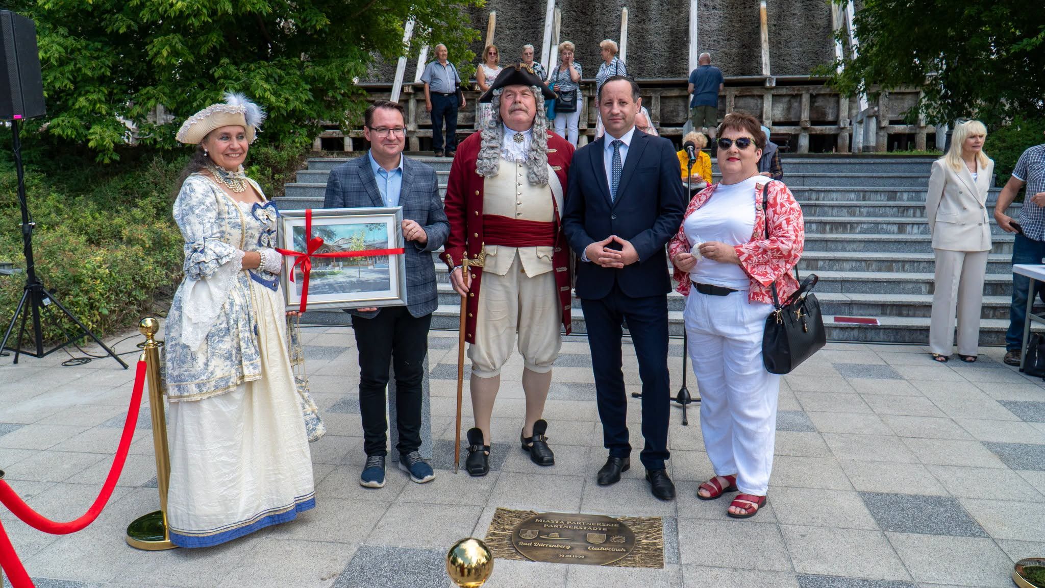 Odsłonięcie tablicy pamiątkowej w Ciechocinku