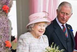 Uśmiechnięta królowa Elżbieta pokazała się z synem. Pierwszy raz od miesięcy