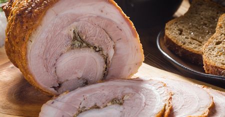 Boczek piekę tylko w takiej temperaturze. Jest wyjątkowo soczysty i pełen aromatu