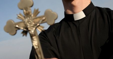 Kuria w Kielcach pod lupą. Ksiądz pisał do uczennicy
