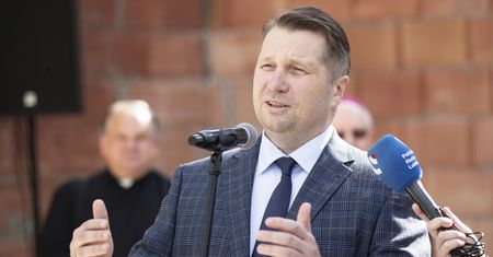 Przemysław Czarnek zapowiada zmiany. Chodzi o ferie zimowe