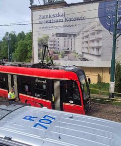 W centrum Katowic wykoleił się tramwaj. Są poszkodowani