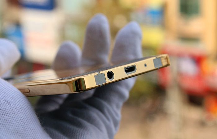 W skrócie: Galaxy S6 ze słuchawkami Sennheisera i udziały mobilnych urządzeń w polskiej sieci 4