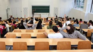 ZUS wypłaci rentę rodzinna za całe wakacje studentowi pierwszego roku!