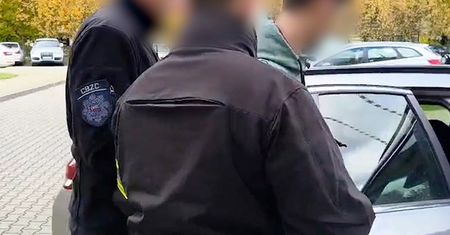 Sextortion pod lupą CBZC. Trzej mężczyźni zatrzymani za pranie pieniędzy z szantażu seksualnego