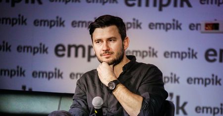 Rosyjski pisarz Dmitrij Głuchowski poszukiwany listem gończym. Protestował przeciwko wojnie
