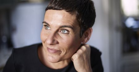 Krem po 50-tce. Jaki wybrać, aby działał przeciwzmarszczkowo i ochronnie?