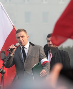 Bąkiewicz wyzwał przeciwników PiS od "plującej hołoty". Opozycja ostro reaguje