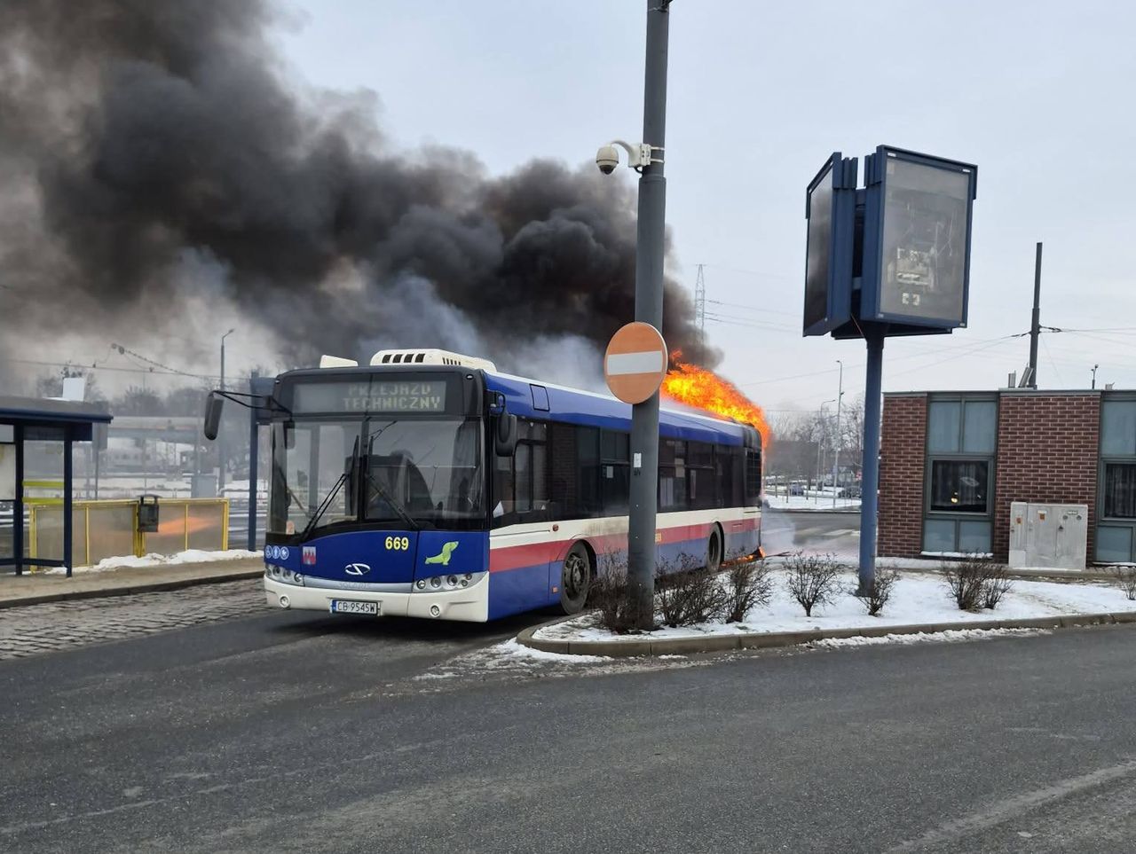 Autobus "płonął jak pochodnia". Wstrząsający widok w Bydgoszczy