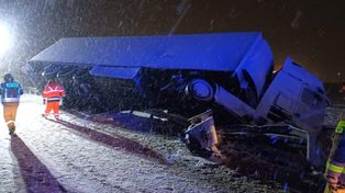 Groźnie na A1 pod Włocławkiem. Kierowca ciężarówki trafił do szpitala