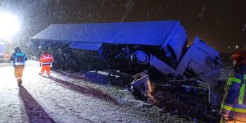 Groźnie na A1 pod Włocławkiem. Kierowca ciężarówki trafił do szpitala