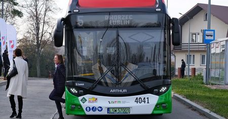 Świdnickie autobusy wodorowe za 12 milionów uziemione. Od kilku tygodni nie wyjechały na ulice