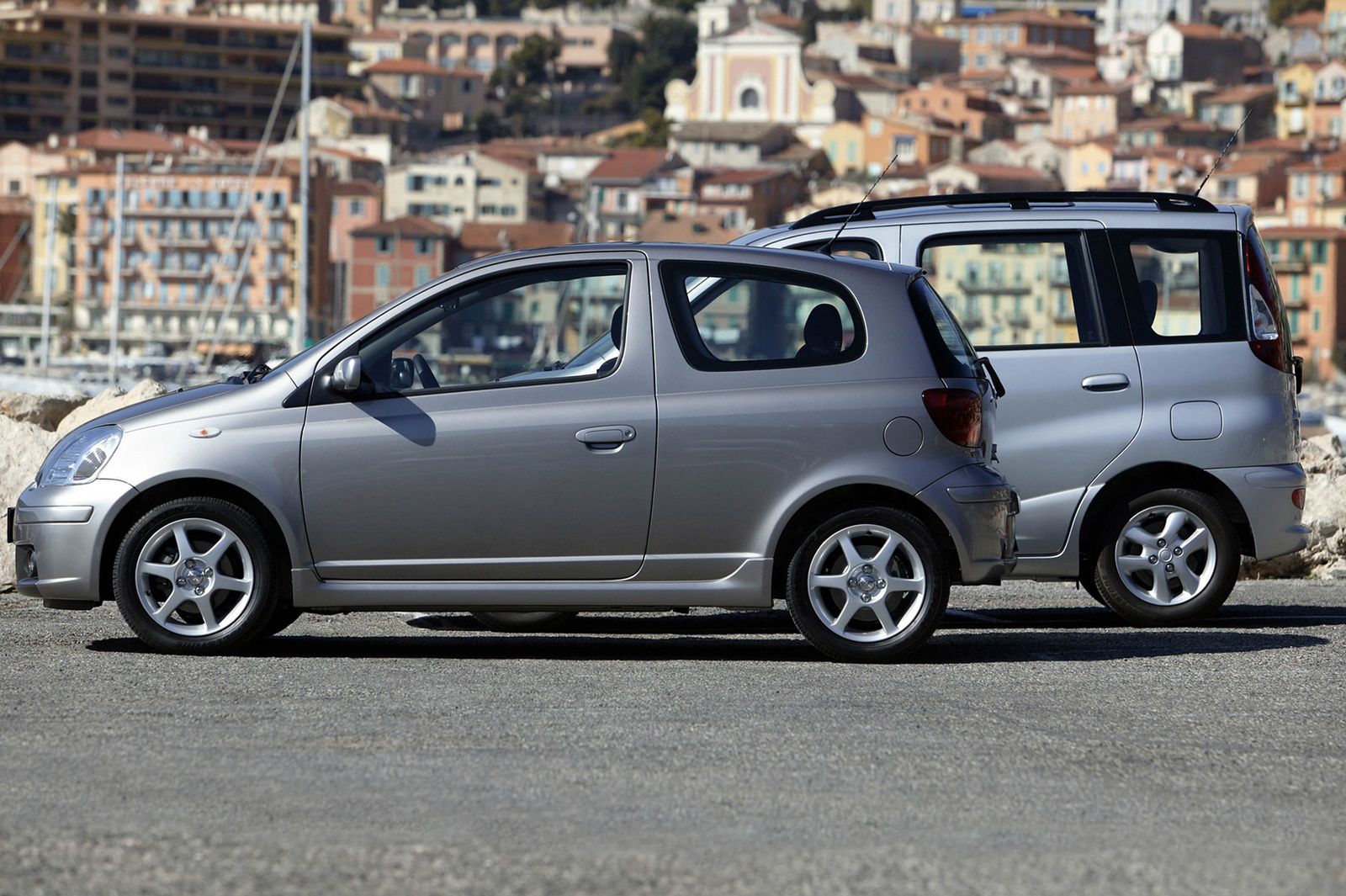 Toyota Yaris (1999-2005) - w tle Yaris Verso