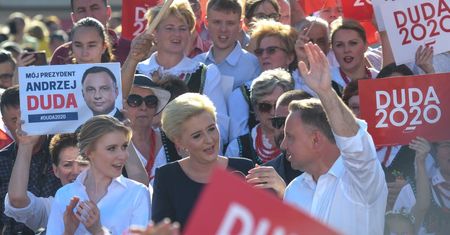 Kinga Duda z rodzicami nad morzem. Luksusowy urlop w ośrodku prezydenckim