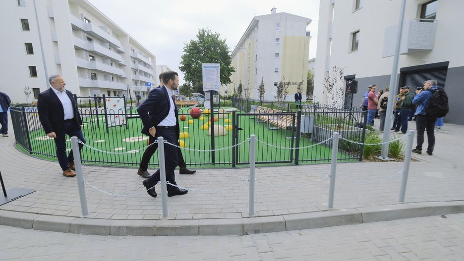 20250915 Poznań, ul. Nadolnik, nowe mieszkania komunalne wybudowane przez ZKZL