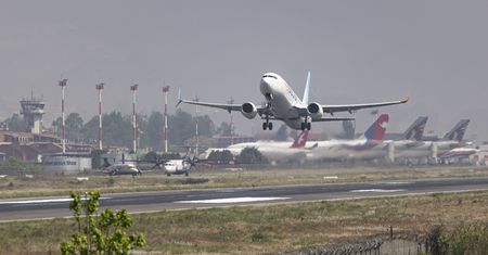 "Historyczny błąd". Linie lotnicze reagują na decyzję Brukseli