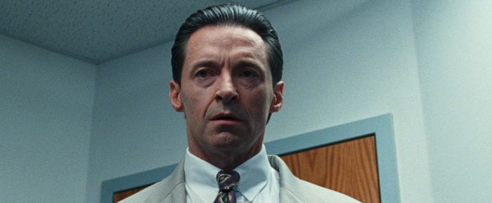 W "Złej edukacji" Hugh Jackman koncertowo wcielił się w skorumpowanego kuratora-socjopatę