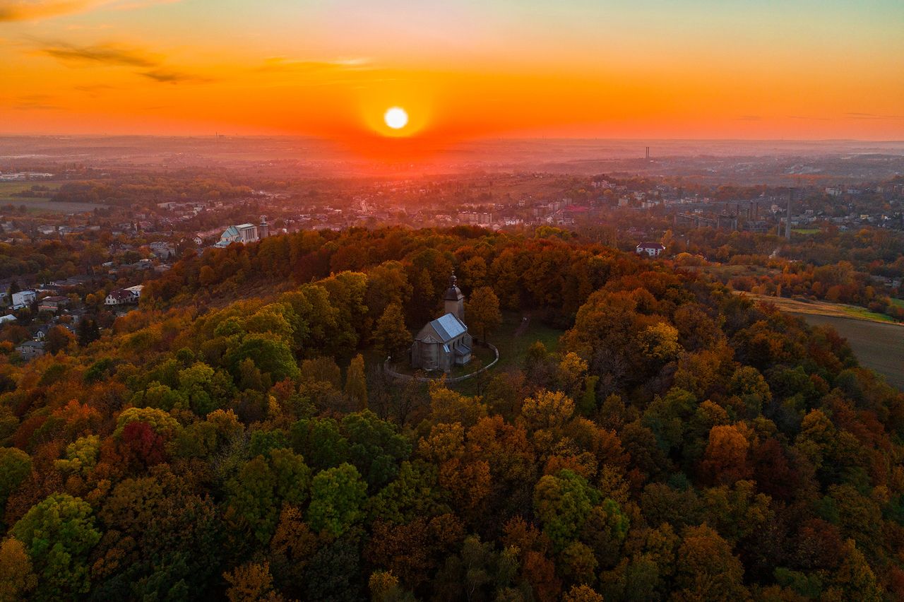 Będzin, 15.10.2019. Wzgórze św. Doroty w jesiennej aurze.