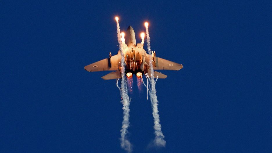 Archiwum zagraniczne East News 2023-07
Israel's F-15 Eagle fighter plane performs during the graduation ceremony of Israeli Air Force pilots at the Hatzerim base in the Negev desert, near the southern city of Beer Sheva, on June 29, 2023. (Photo by JACK GUEZ / AFP)
JACK GUEZ