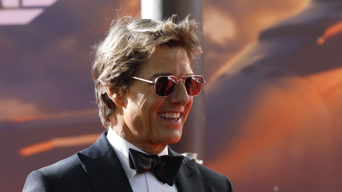 LONDON, ENGLAND - MAY 19: Tom Cruise attends the Royal Film Performance and UK Premiere of "Top Gun: Maverick" at Leicester Square on May 19, 2022 in London, England. (Photo by Tristan Fewings/Getty Images for Paramount Pictures)