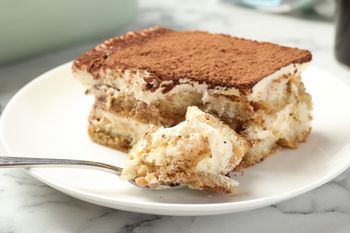 Tiramisu bez jajek robię i na tanim serku. Smakuje lepiej niż klasyk